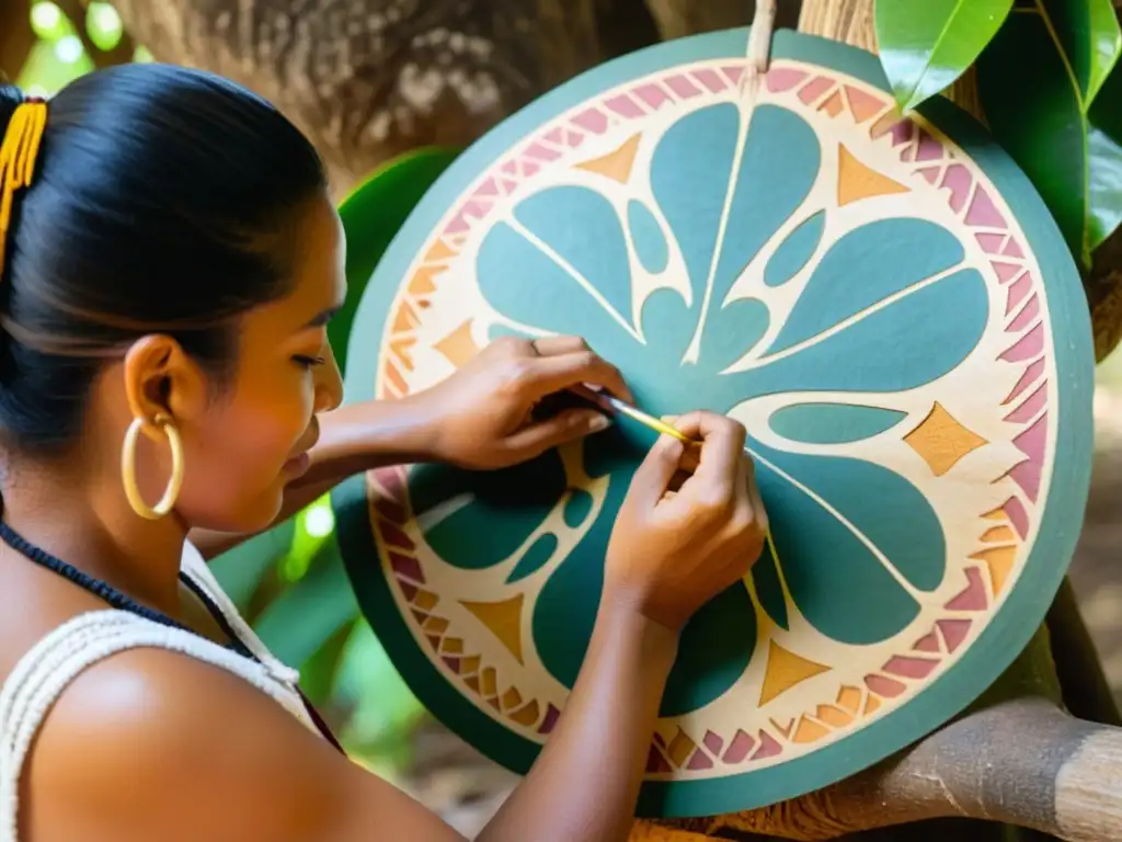 Un anciano artesano maya elabora papel amate bajo un ceiba, mostrando la fabricación papel amate mesoamericano